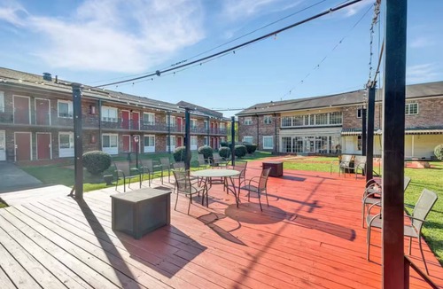 Sheffield Park Apartment | Lux Mins To Atrium Health & Charlotte Airport