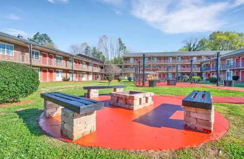 Sheffield Park Apartment | Lux Mins To Atrium Health & Charlotte Airport