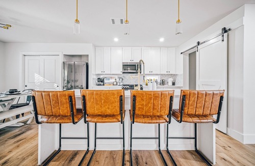 East MLK House | Lux near Downtown|UT|Airport|Mueller|Dell Children