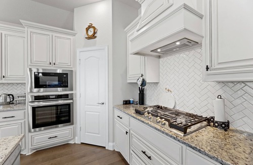 Wylie House | Lux New 5 BR - 135" Theater - Game Rm - Sleeps 14