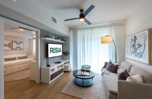 Addicks Apartment | Lux Park Row