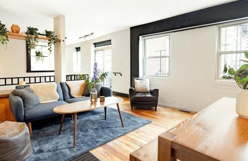 Pendleton Apartment | Lux Parkside 1BR - Patio - Sun Deck - Free Parking