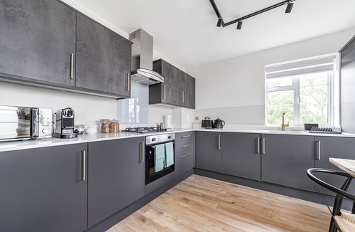 Barnhill Apartment | Lux penthouse w/view Wembley