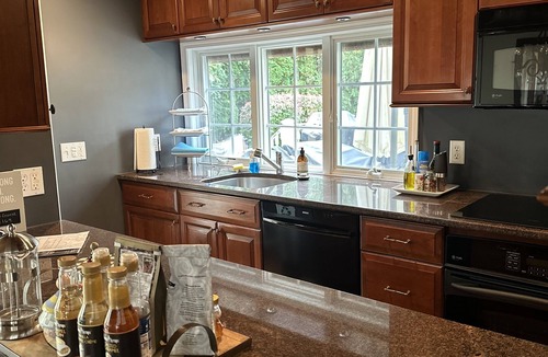 Pittsford House | Lux Pittsford Gem Spacious Beautiful interior