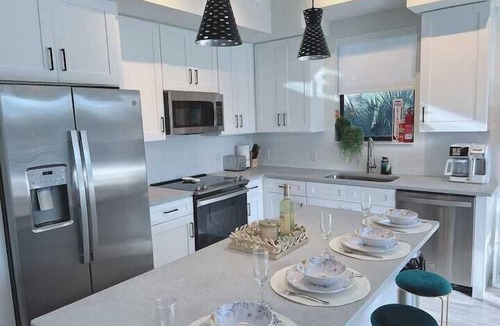 West Palm Beach Apartment | Lux place green Cozy 3 Beds 2rooms