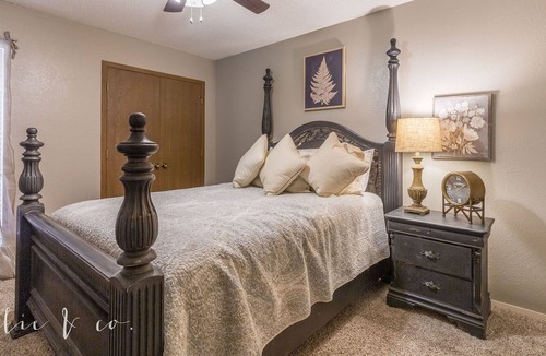 Abilene House | Lux stay at Yeomans Place! Make this designer decorated space your next stay!