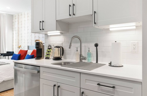 Northern Liberties Apartment | Lux Studio Apt - Explore historical gems of Philly