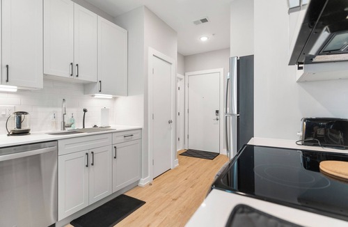 Northern Liberties Apartment | Lux Studio Apt - Explore historical gems of Philly