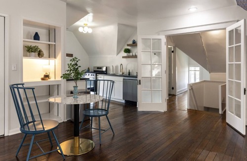 East Walnut HIlls Apartment | Lux Studio Central to Everything