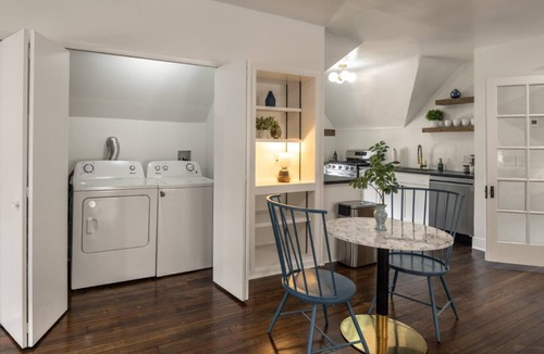 East Walnut HIlls Apartment | Lux Studio Central to Everything