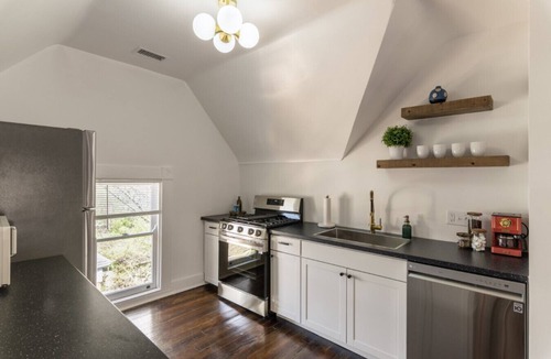 East Walnut HIlls Apartment | Lux Studio Central to Everything