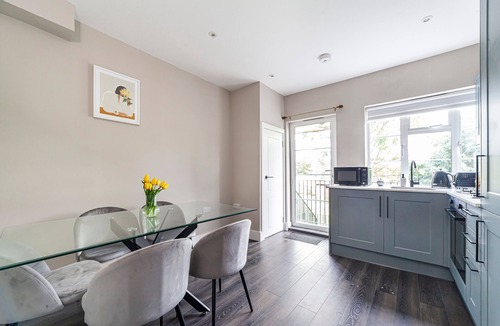 Barnhill Apartment | Lux Stylish Flat w/Views