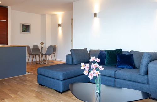 Manchester City Centre Apartment | Lux Two Bed With Pool and Gym Access