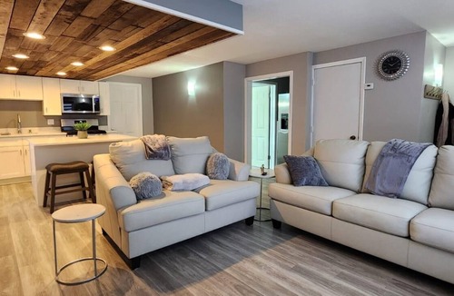 Village of Yorkville Apartment | Lux Utica Retreat