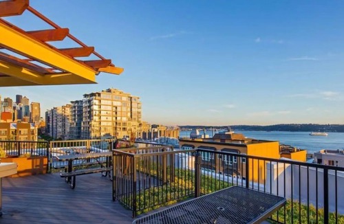 Wallingford Apartment | Lux Viewpoint Condo in Belltown - Downtown Seattle