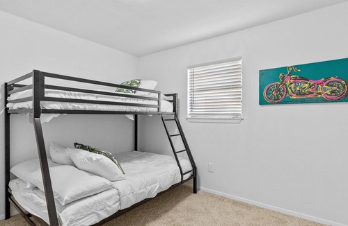 Abilene House | Lux Villa Stay on Palm Street!