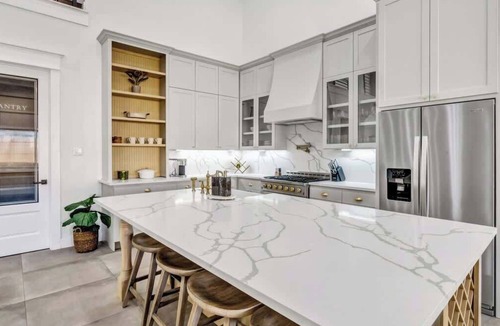 Central Arlington House | LUX | Walk to AT&T Stadium | GlobeLife | GameRoom