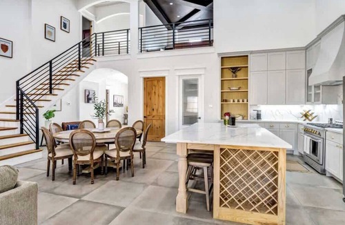 Central Arlington House | LUX | Walk to AT&T Stadium | GlobeLife | GameRoom