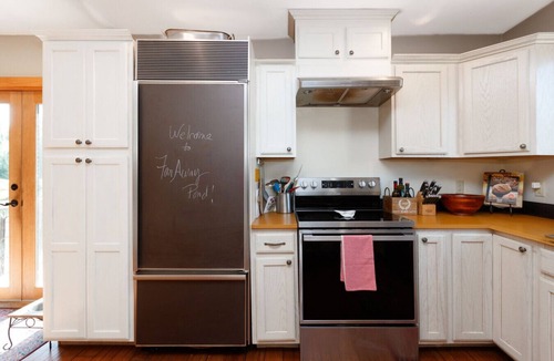 Whitefield House | Lux Waterfront Cottage at FarAway Pond