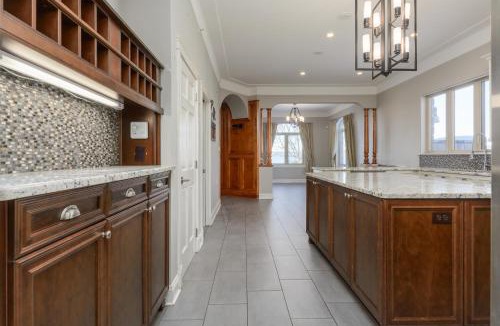 Saint John House | Lux Waterfront Private 4bd home