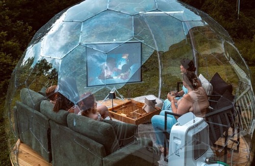 Harrods Creek House | LUX Waterside Retreat with Geo Dome + Outdoor Fire Table, Historic Property