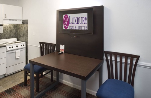 Maryville Hotel | Luxbury Inn & Suites