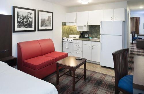 Maryville Hotel | Luxbury Inn & Suites