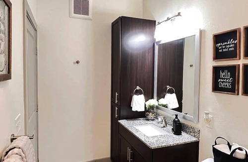 Addison Apartment | Luxe 1-bedroom Apartment with Resort Style Living