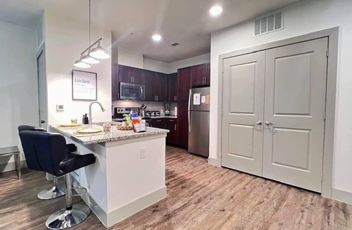 Addison Apartment | Luxe 1-bedroom Apartment with Resort Style Living