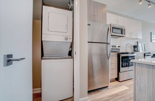 Ottawa Division Apartment | Luxe 1BR with Private Terrace near Ottawa Hospital
