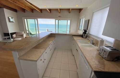 Central Malibu Apartment | LUXE 2-bedroom Malibu apartment on the sand