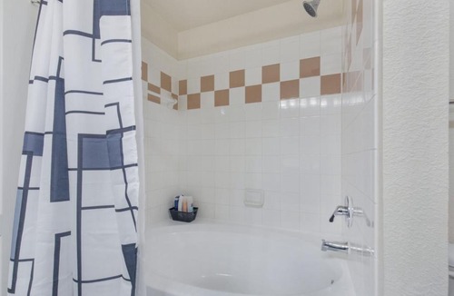 Sweetbriar Apartment | Luxe 2BD Apt Heart of Austin, SoCo District!