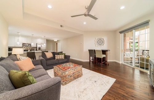 Greenville Downtown Apartment | Luxe 2BR/2BA Condo 1 Block from Main St w/Balcony