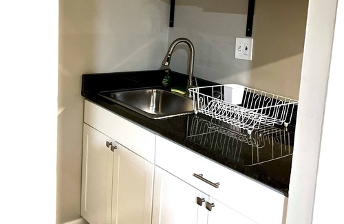 Tremont Apartment | ✨Luxe 2BR In Tremont✨ Minutes to Downtown & Cleveland Hopkins Airport
