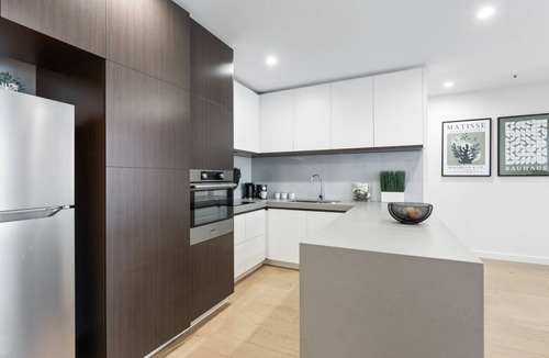 Highett Apartment | Luxe 2BR Oasis at The Vista