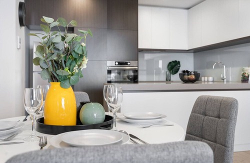 Highett Apartment | Luxe 2BR Oasis at The Vista