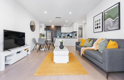 Highett Apartment | Luxe 2BR Oasis at The Vista