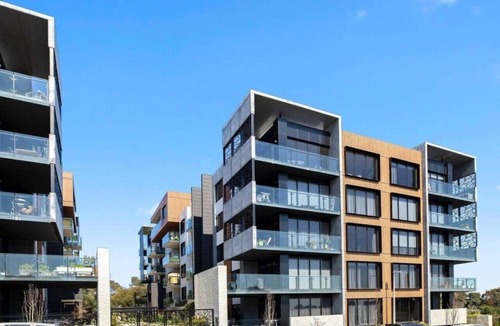 Highett Apartment | Luxe 2BR Oasis at The Vista