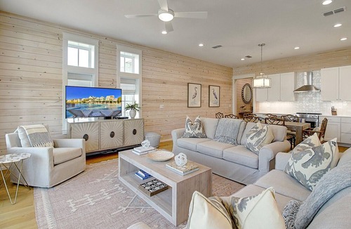 Cinnamon Shore House | Luxe 3-Story Townhome@Cinnamon Shore w/Resort-Like Amenities Galore!