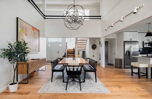 South Kansas City House | Luxe 3000sqft Heated Pool Oasis in Kansas City