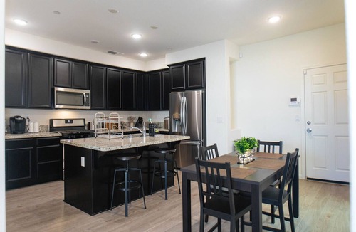 North Natomas House | Luxe 3B2B Townhouse in upscale Natomas