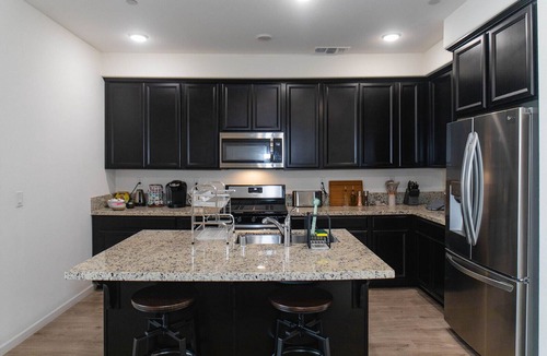 North Natomas House | Luxe 3B2B Townhouse in upscale Natomas