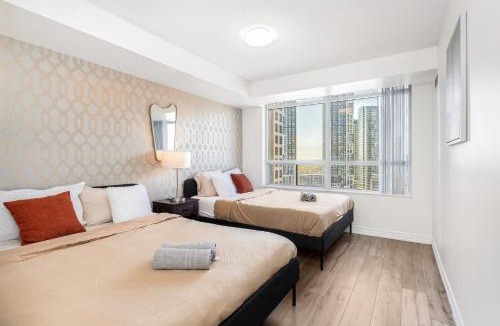 Downtown Mississauga Apartment | Luxe 3BR 2 Bath Condo Steps from Square one Mall
