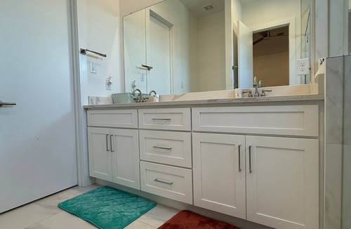 North Houston Apartment | Luxe 3BR for Families Nurses and Group