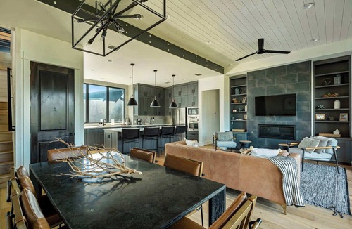 Spicewood House | Luxe 3BR Lake Escape | BBQ | Firepit | Pickleball