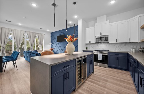 South Central Houston House | Luxe 3BR Midtown + Private Jacuzzi