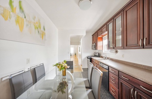 Southeast Yonkers Apartment | Luxe 3BR Oasis Minutes to Manhattan