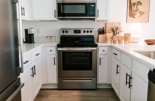 Athens House | Luxe 3BR Stay by MHM Luxury Properties