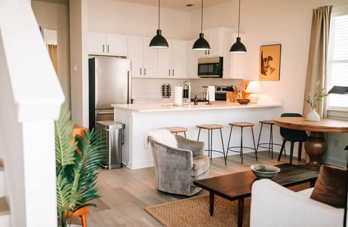 Athens House | Luxe 3BR Stay by MHM Luxury Properties