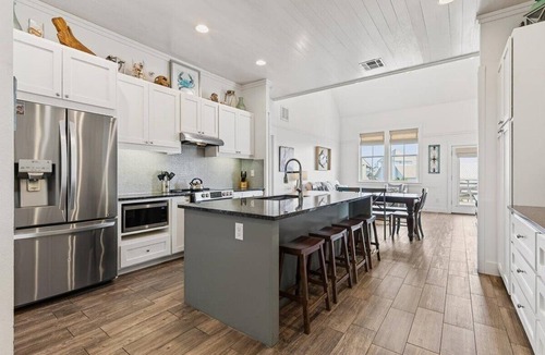Cinnamon Shore Condo | Luxe 3rd-Fl Corner Condo w/Bird's-Eye View of Cinnamon Shore Town Center!